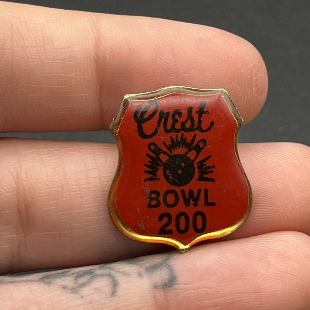 Vintage‎ Crest Bowl 200 Award Lapel Hat Pin